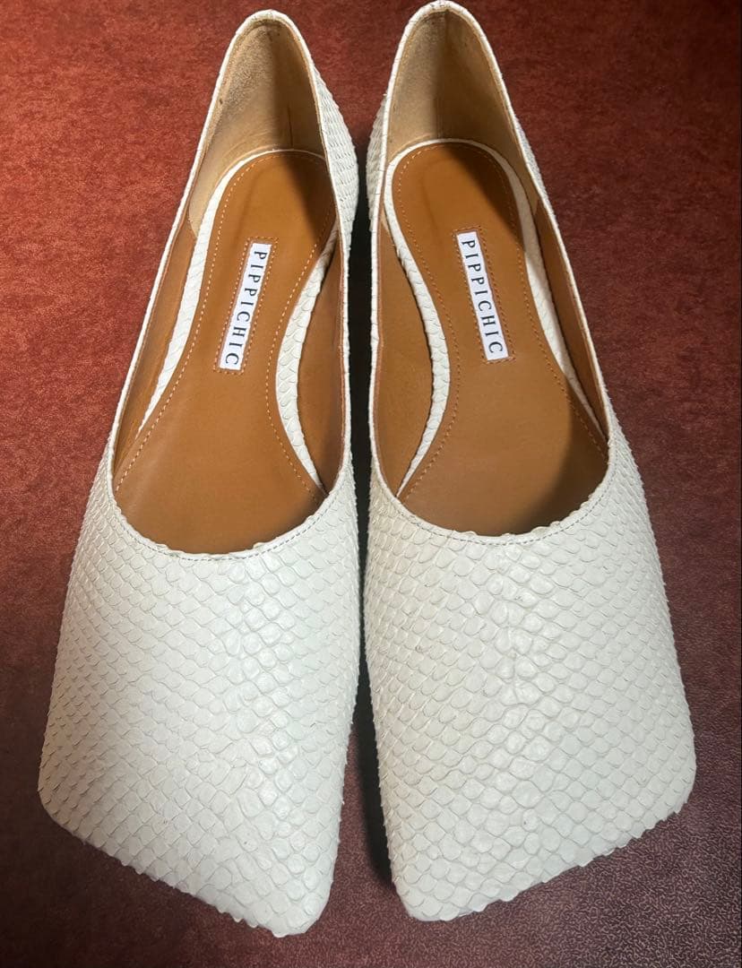 PIPPICHIC ホワイト スクエアトゥ フラットシューズ