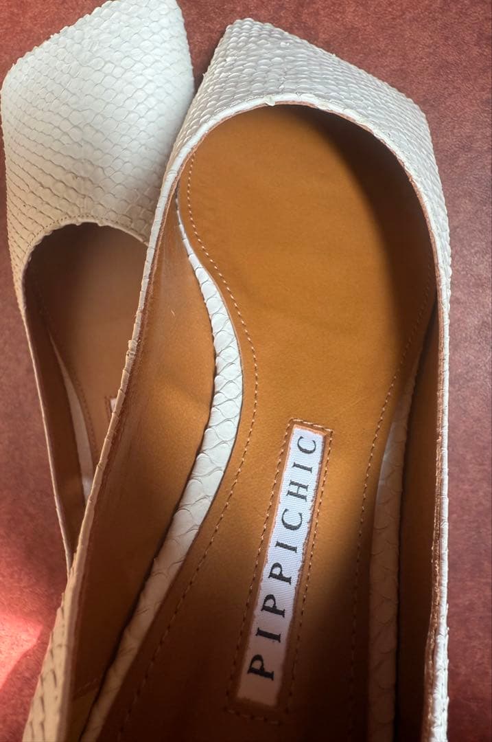 PIPPICHIC ホワイト スクエアトゥ フラットシューズ