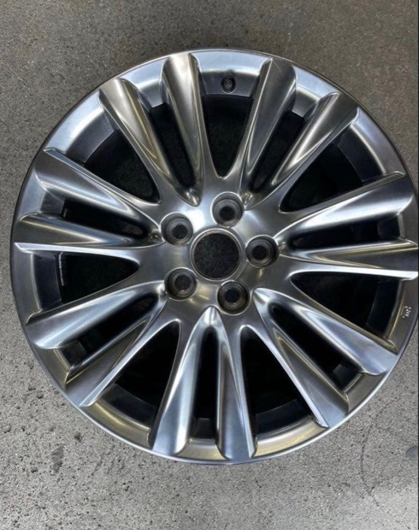 【美品】トヨタ ハリアー60 系 18インチアルミホイール