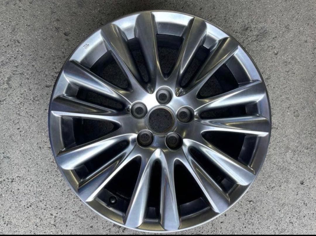 【美品】トヨタ ハリアー60 系 18インチアルミホイール