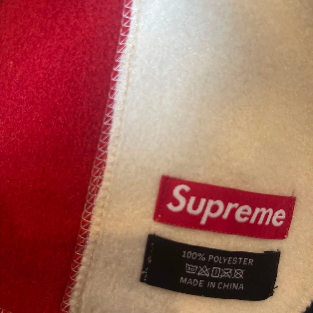 supreme マフラー