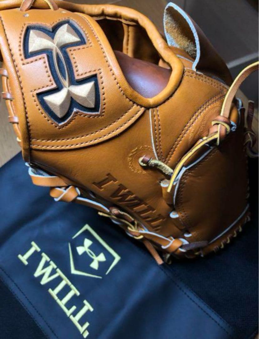 明日までの期間限定出品！収納袋付き！ アンダーアーマー　硬式　グローブ