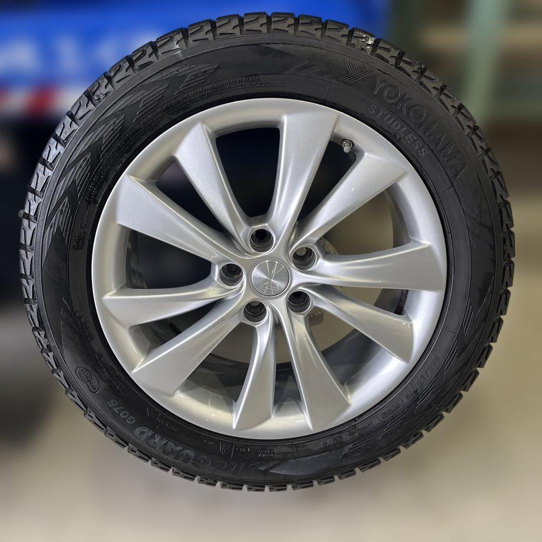 テスラX純正ホイール スタッドレスタイヤ付19インチ4本セット