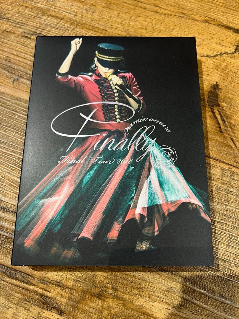 安室奈美恵グッズまとめ売り Final Space DVD 5枚セットと写真集