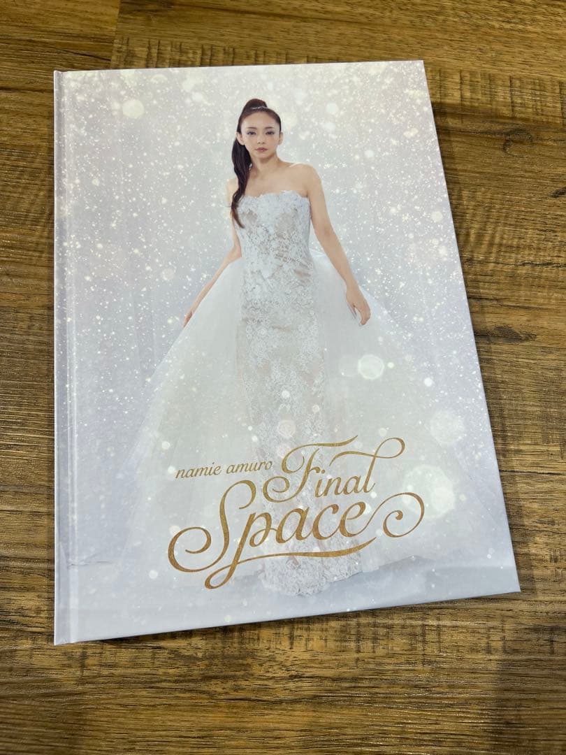 安室奈美恵グッズまとめ売り Final Space DVD 5枚セットと写真集