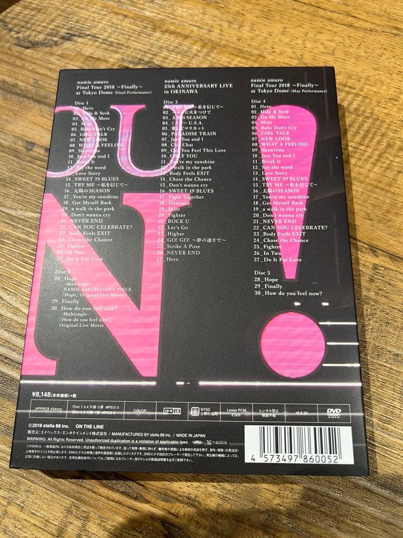 安室奈美恵グッズまとめ売り Final Space DVD 5枚セットと写真集