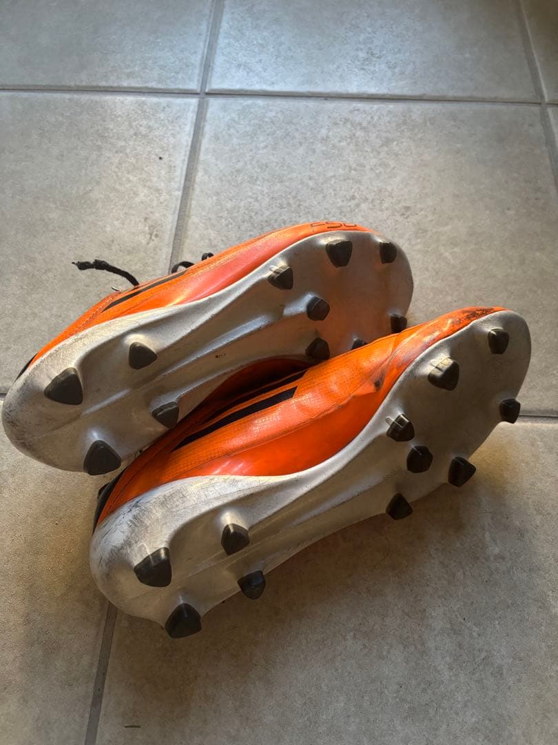 adidas F50 サッカースパイク