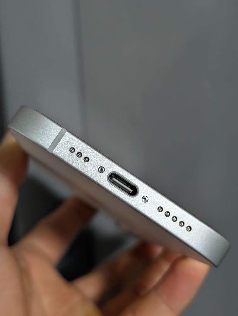 【値下げ不可】バッテリー容量100%iPhone 16e 128GB