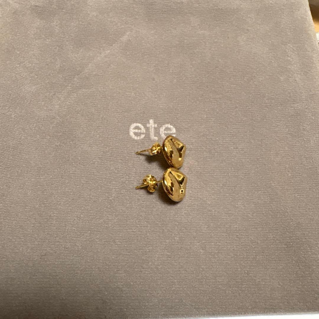 エテ　ビーンズピアス　ゴールド