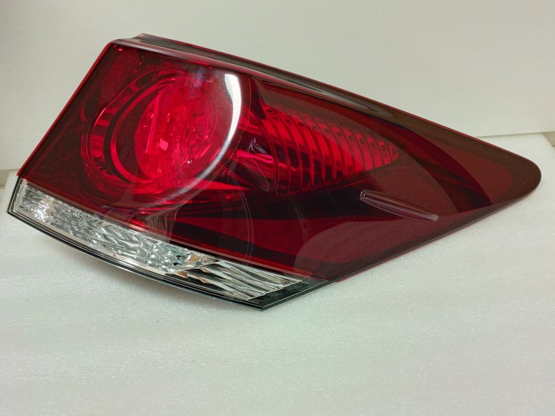 トヨタ 210系 クラウン アスリートS ハイブリッド 前期 テールランプ 純正