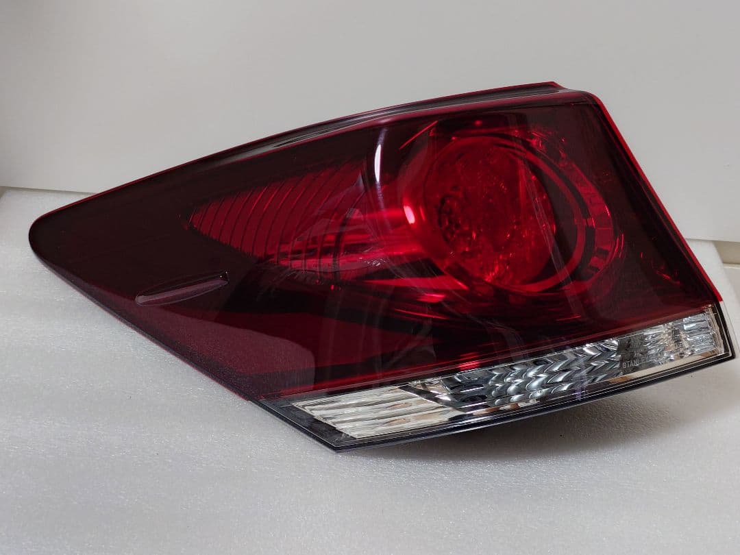 トヨタ 210系 クラウン アスリートS ハイブリッド 前期 テールランプ 純正