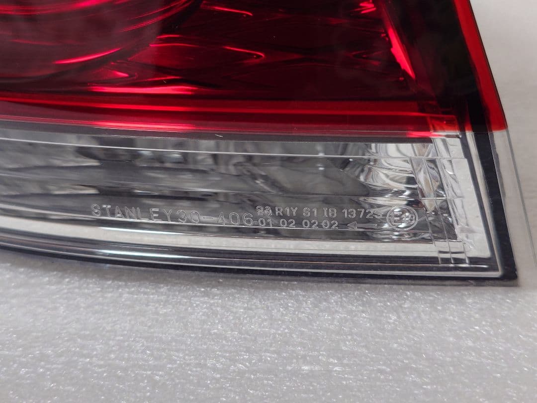 トヨタ 210系 クラウン アスリートS ハイブリッド 前期 テールランプ 純正