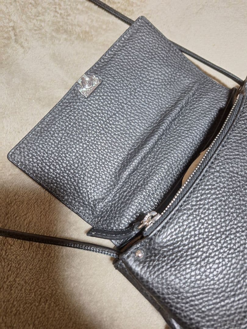 IACUCCI ブラック レザー ショルダーバッグ