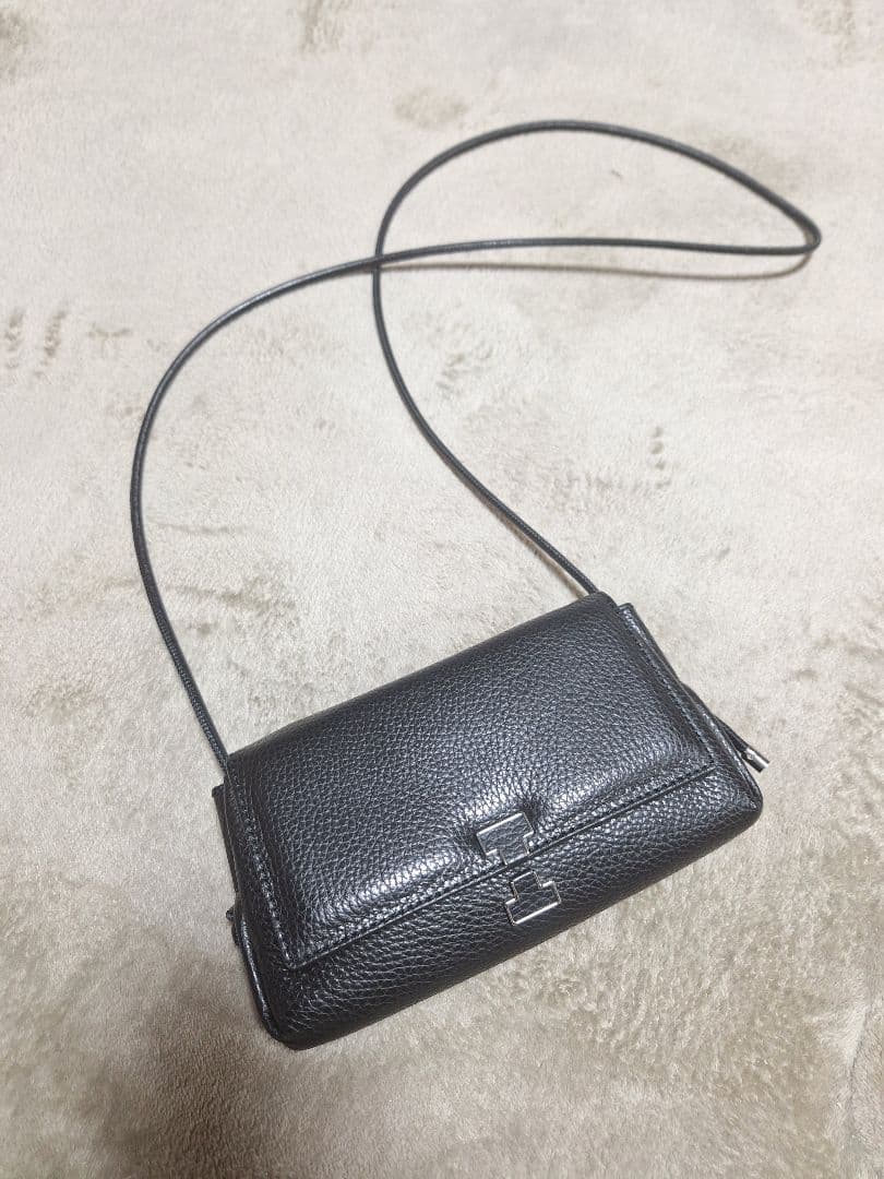 IACUCCI ブラック レザー ショルダーバッグ