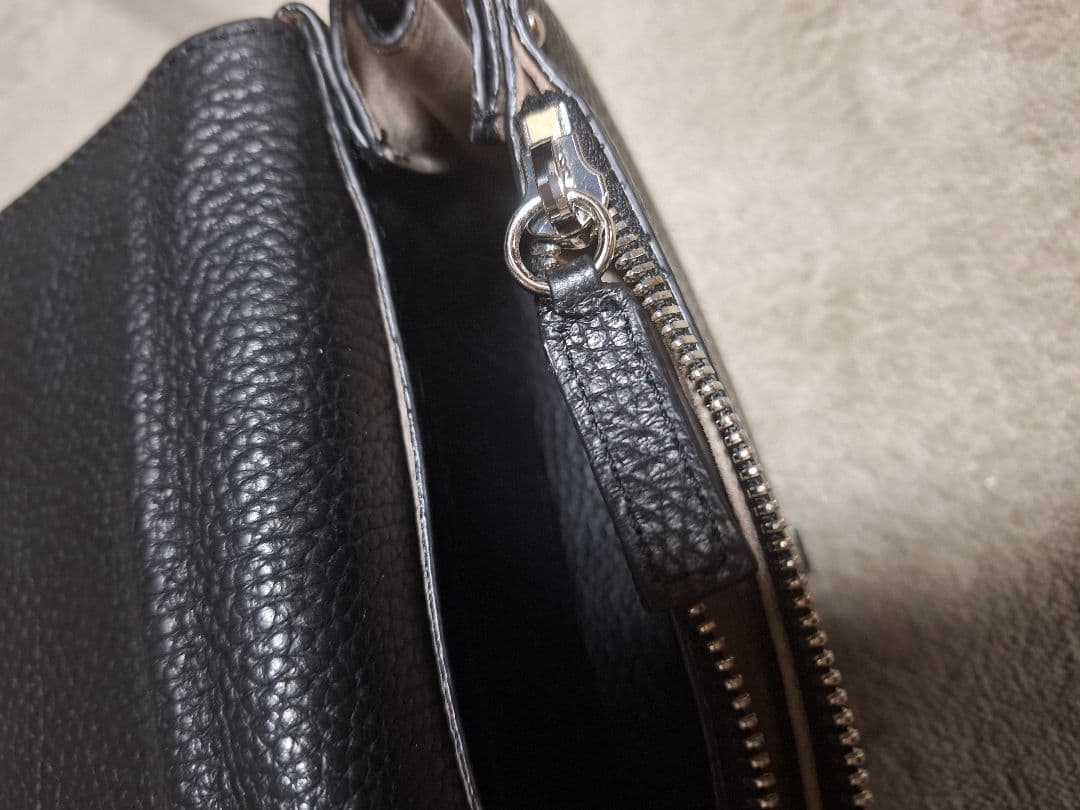 IACUCCI ブラック レザー ショルダーバッグ