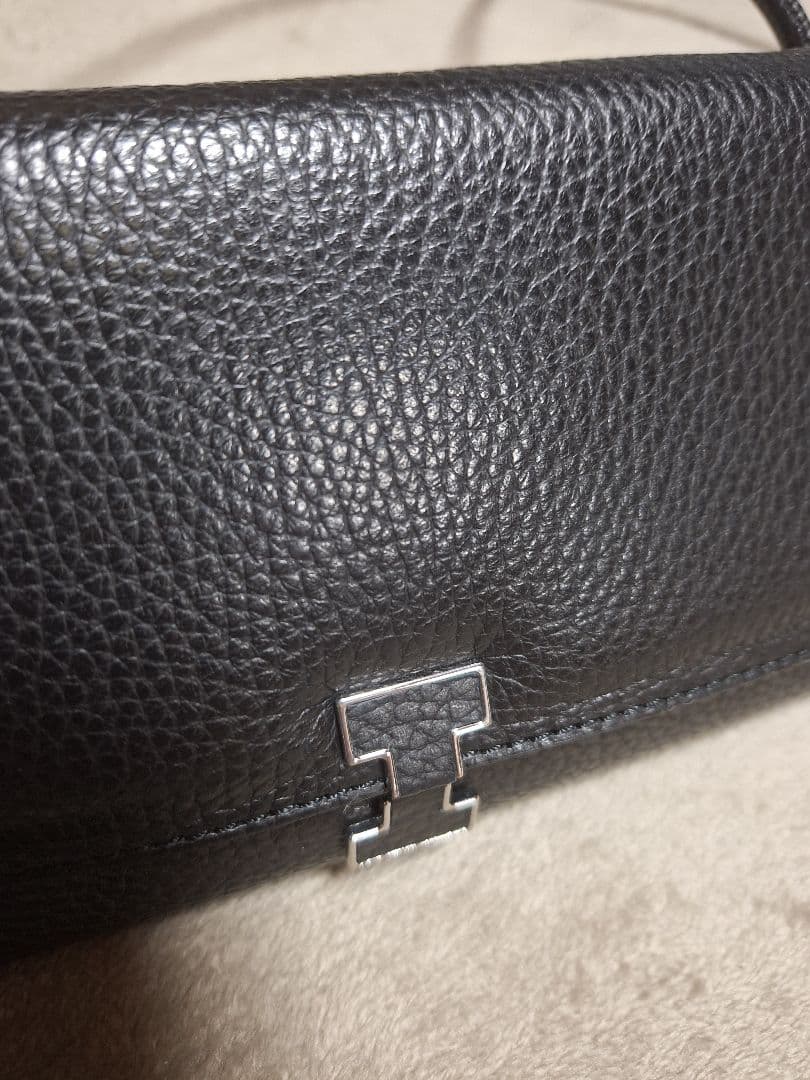 IACUCCI ブラック レザー ショルダーバッグ