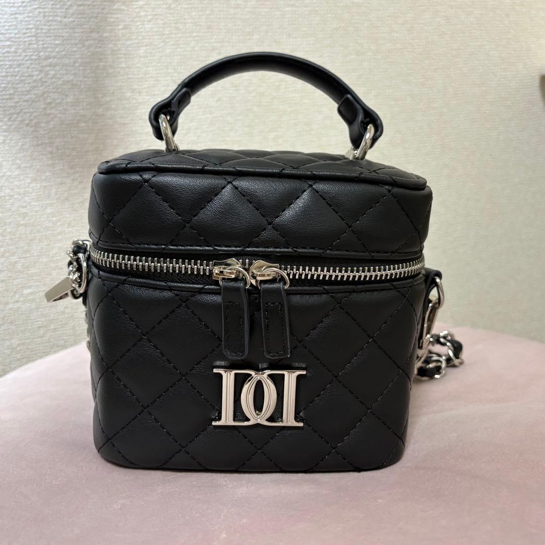 Darich キルティングスクエアミニバッグ【シルバーパーツ】