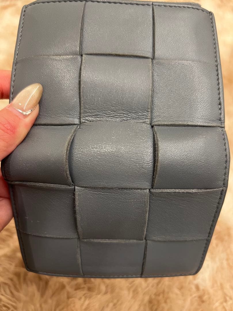 ボッテガヴェネタ　二つ折り財布