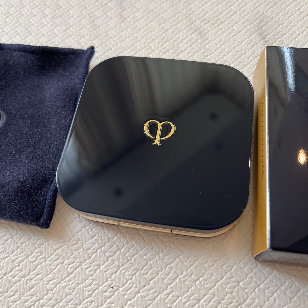 美品］クレ・ド・ポー ボーテ プードルコンパクトエサンシエルｎ　フェイスパウダー