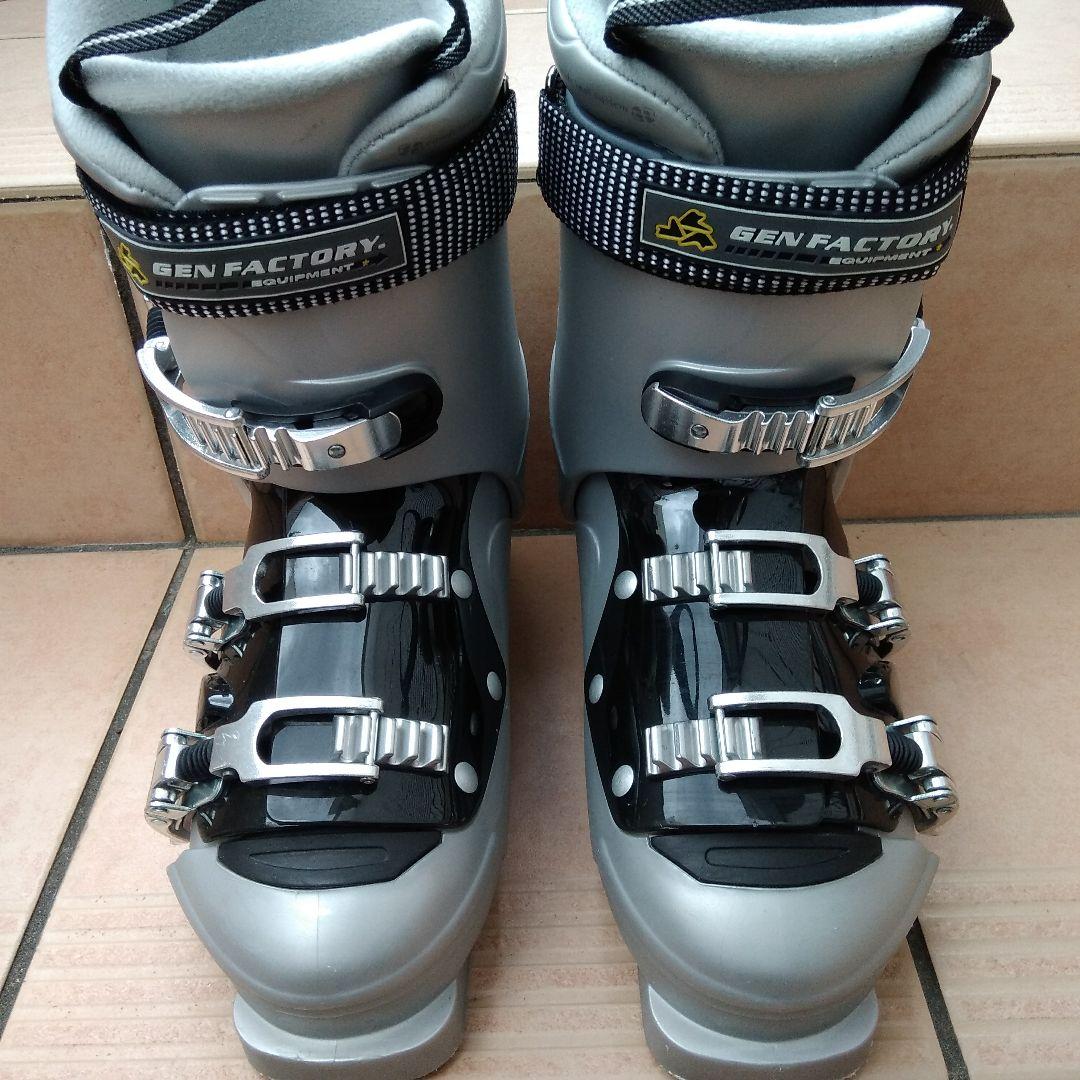 【超美品】軽めの日本製スキーブーツ GEN FACTORY CARVE 5