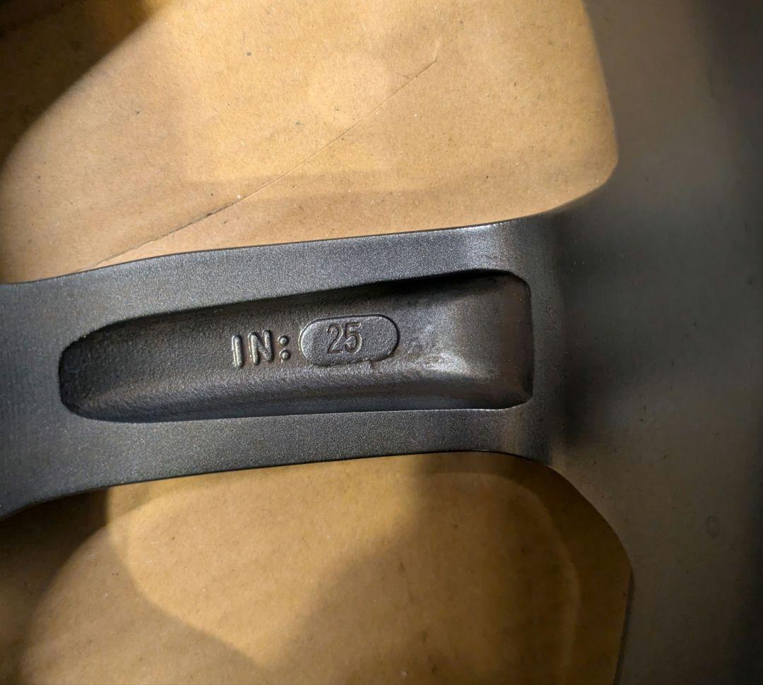 プジョー208/シトロエンC3用ホイール送料込