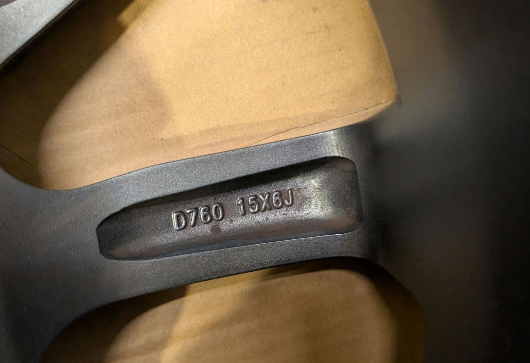 プジョー208/シトロエンC3用ホイール送料込