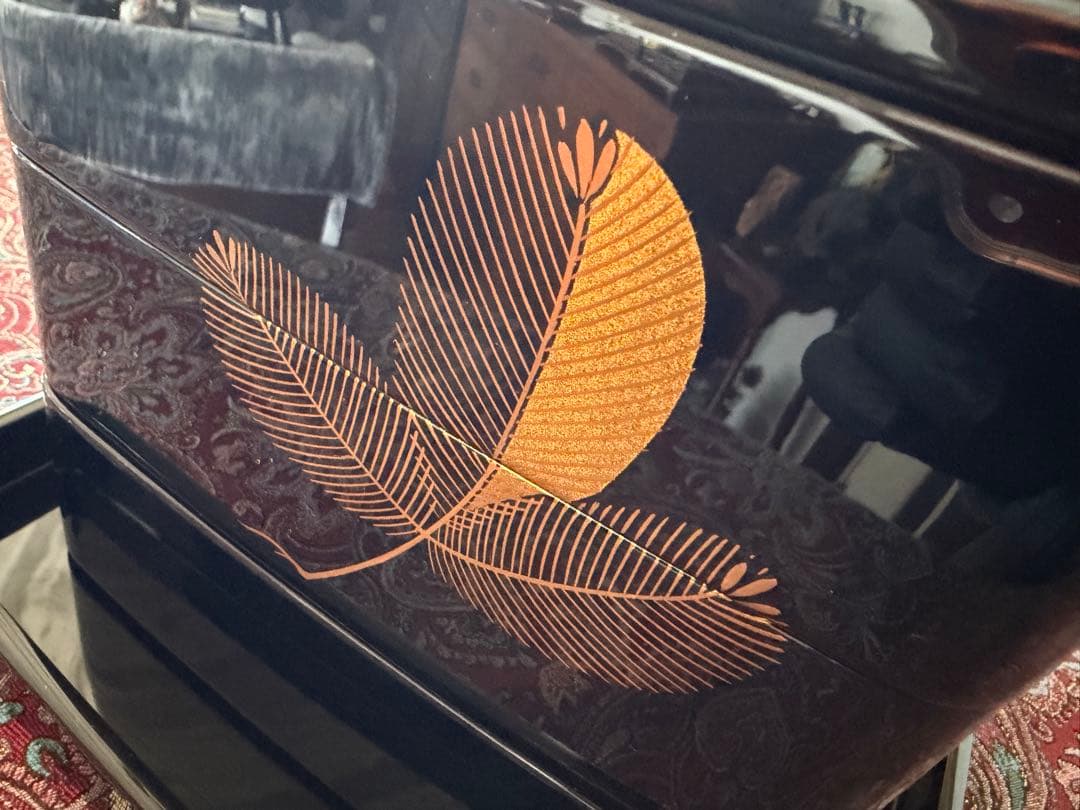 輪島塗 春光斎作 高級漆器 天然木若松蒔絵 三段重 重箱 重台付 紙箱＆桐共箱