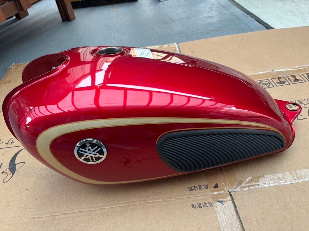 Yamaha SR400 fi タンクとパーツセット レッド