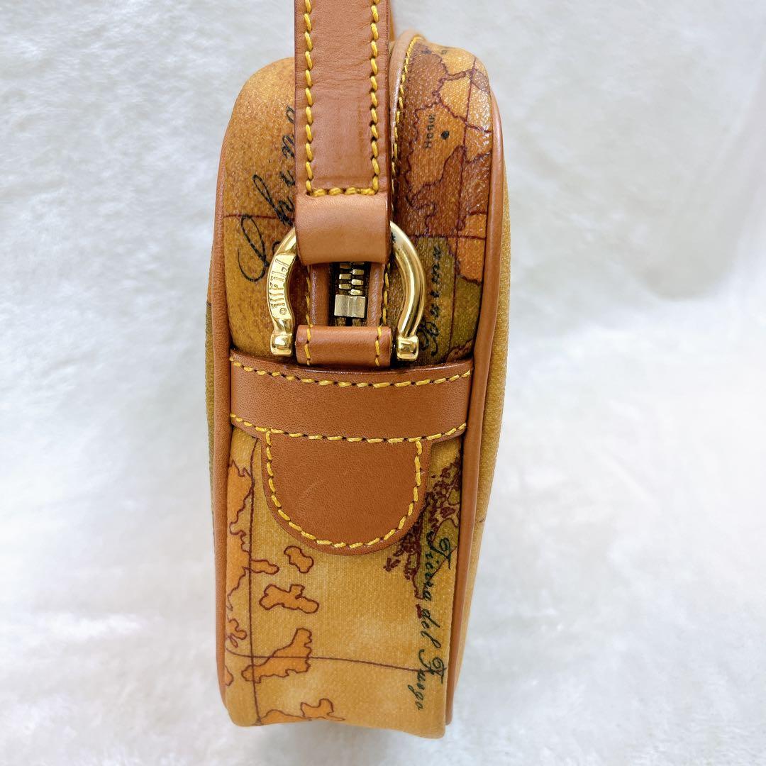 新品✨プリマクラッセ　ショルダーバッグ　世界地図柄　レザー　斜め掛け