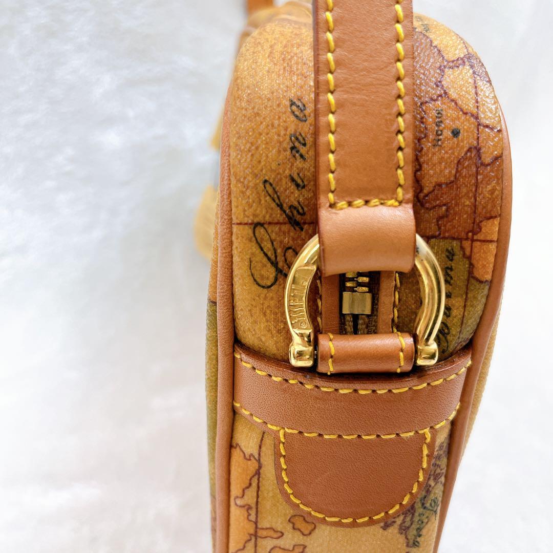 新品✨プリマクラッセ　ショルダーバッグ　世界地図柄　レザー　斜め掛け