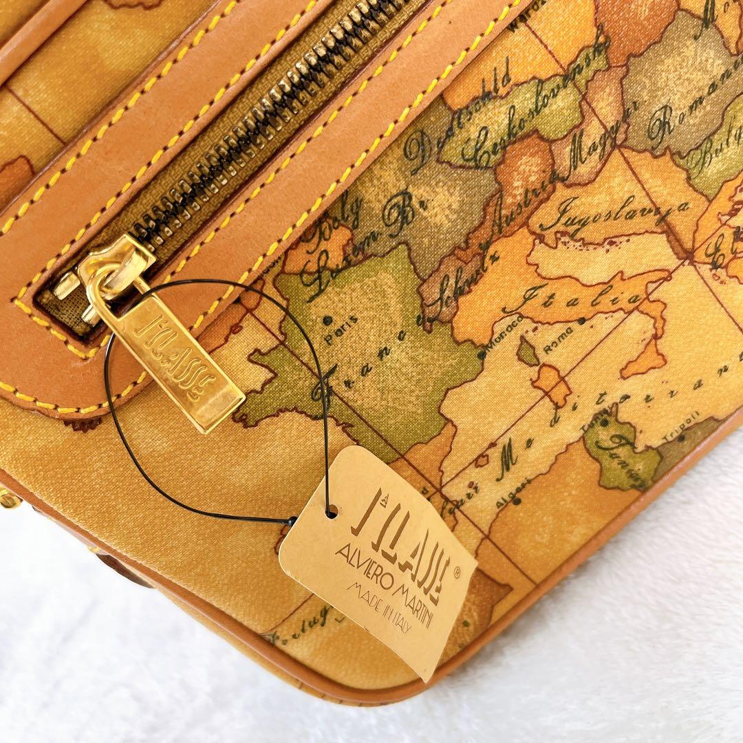 新品✨プリマクラッセ　ショルダーバッグ　世界地図柄　レザー　斜め掛け