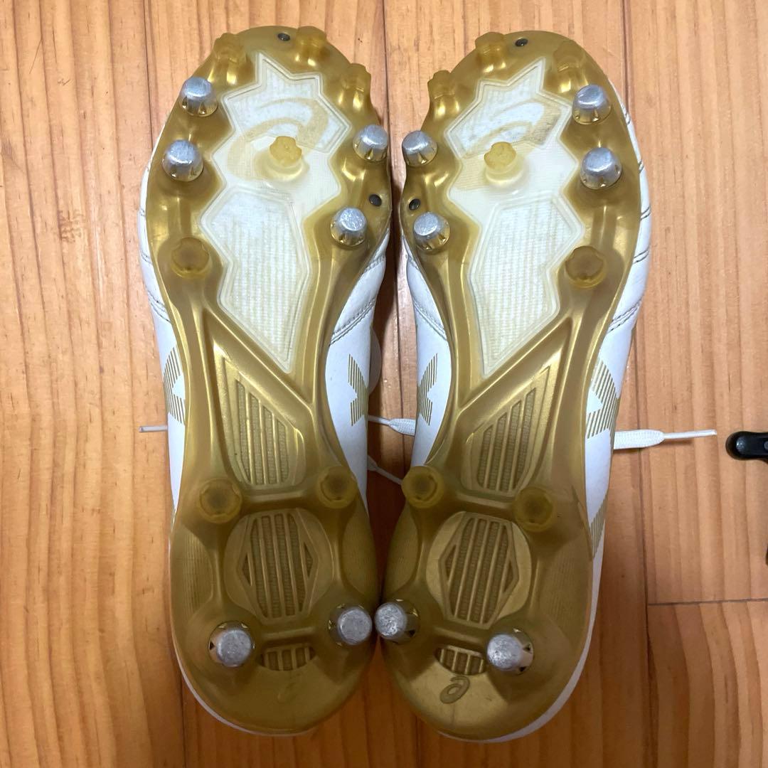 サッカースパイク　SG アシックスエックスフライプロ