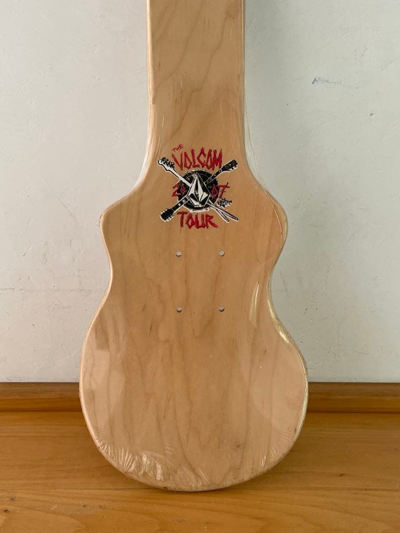 【非売品】VOLCOM ギター型デッキ
