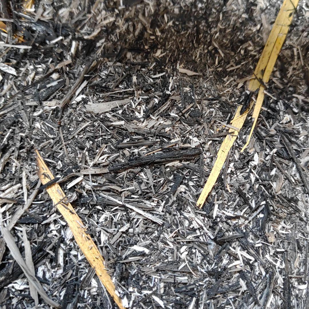 わら灰　正月に　火鉢等に入れる　とても綺麗な藁灰です。在庫有ります