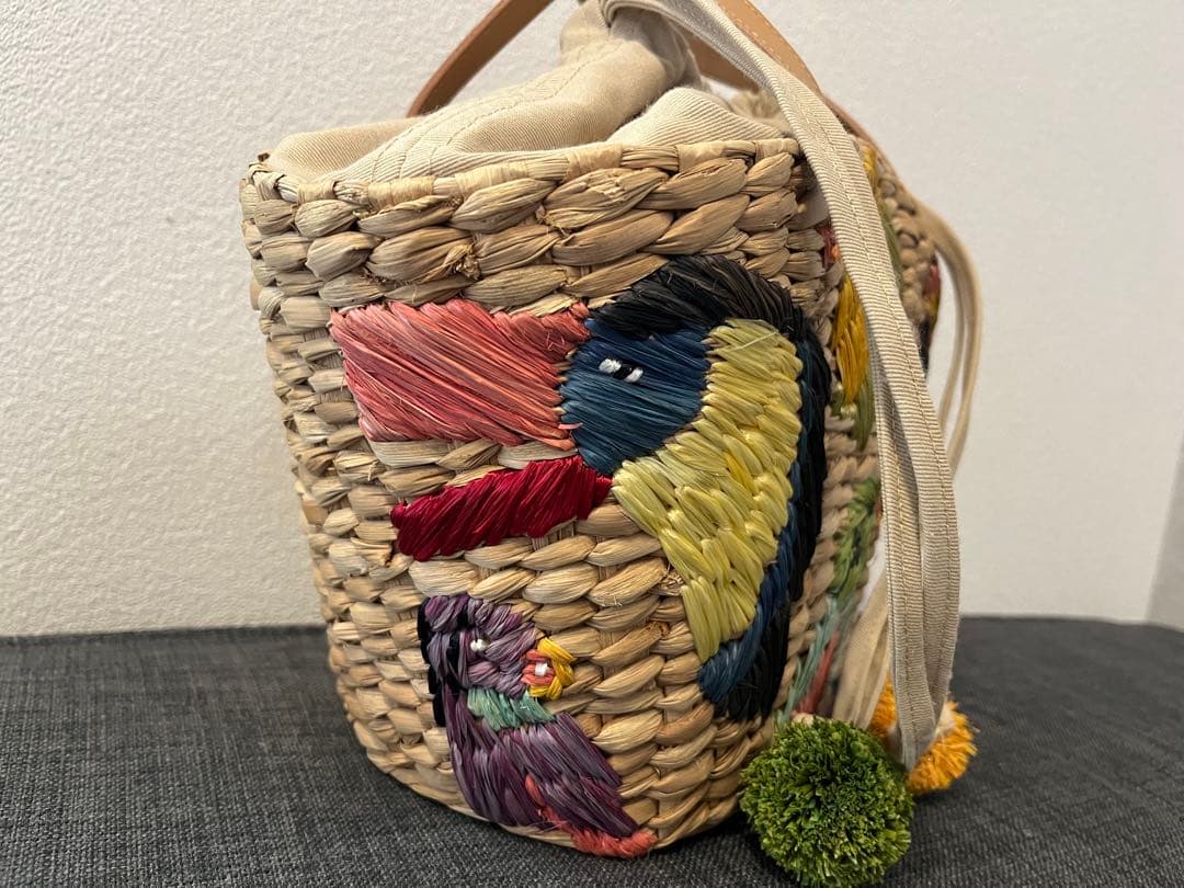 刺繍デザインのストローバッグ　カゴバッグ