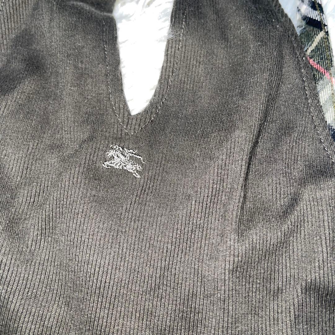 BurberryカーキVネックタンクトップ