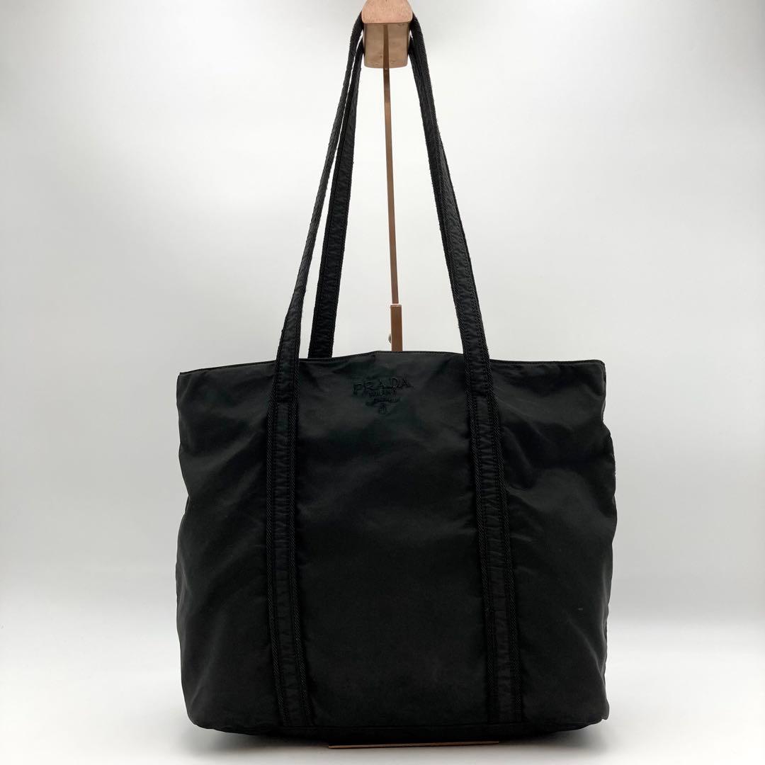 咲月✨ PRADA トートバッグ 黒 テスートナイロン ロゴ刺繍 シンプル