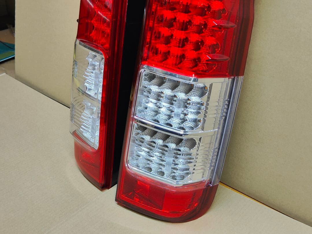 新品 ハイエース テールランプ 純正風 LED シーケンシャル