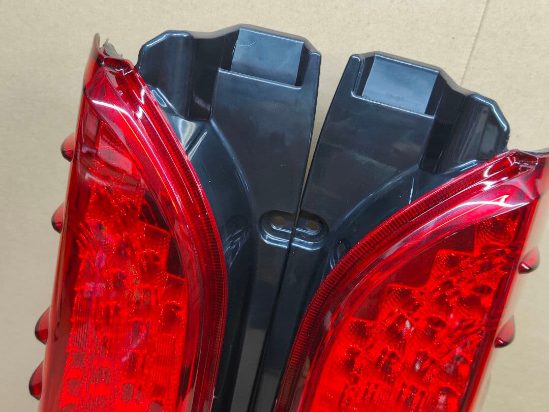 新品 ハイエース テールランプ 純正風 LED シーケンシャル