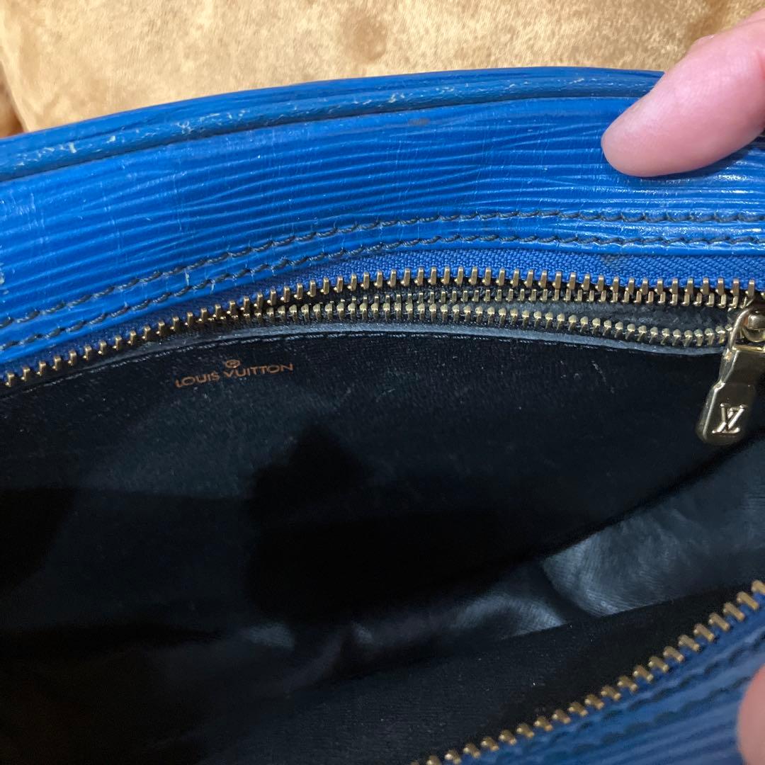 ルイヴィトン　LOUIS VUITTONエピレザー ショルダーバッグ 青