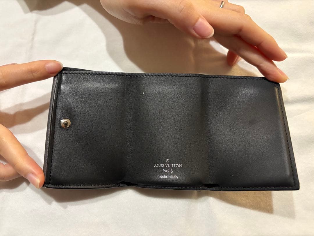 LOUIS VUITTON ブラックレザー 三つ折り財布