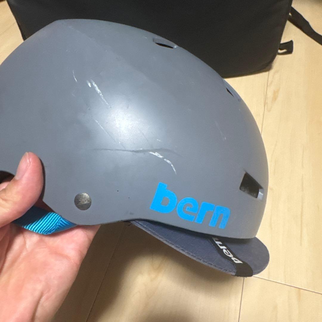 bernヘルメット