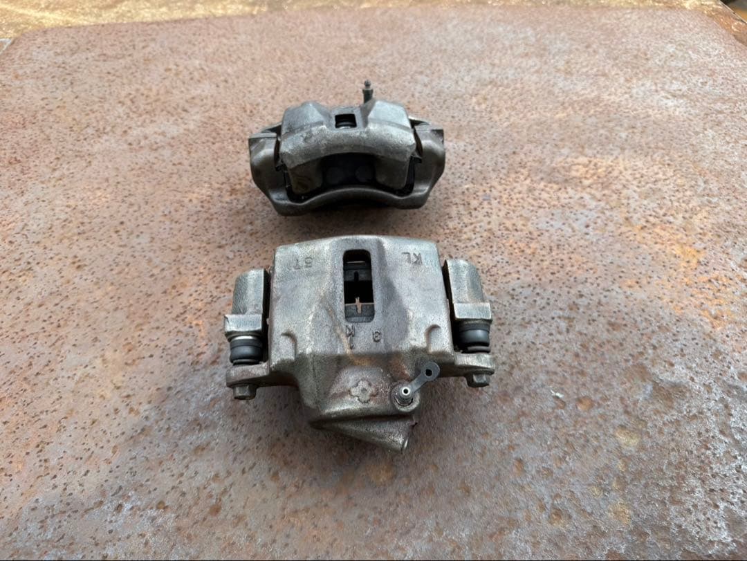 S130 Z用 中古 フロントブレーキキャリパー