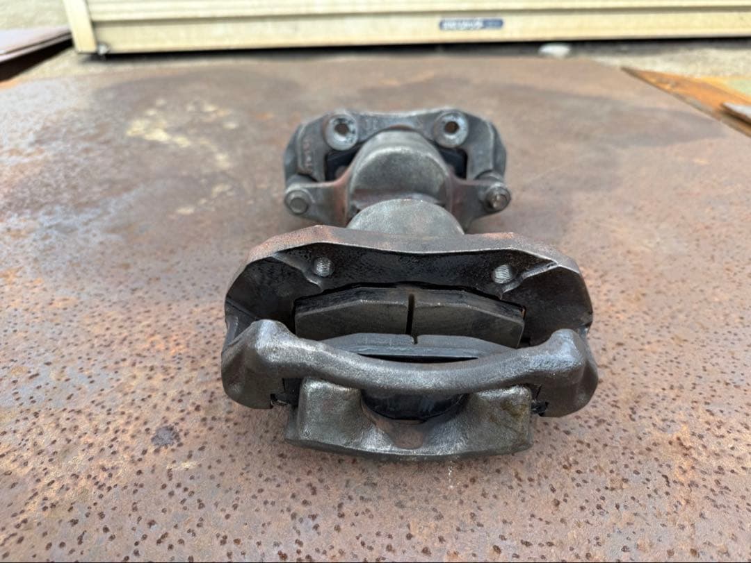 S130 Z用 中古 フロントブレーキキャリパー