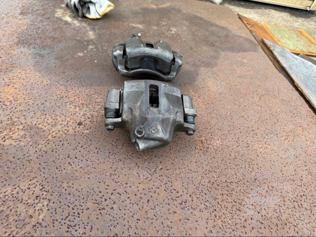 S130 Z用 中古 フロントブレーキキャリパー