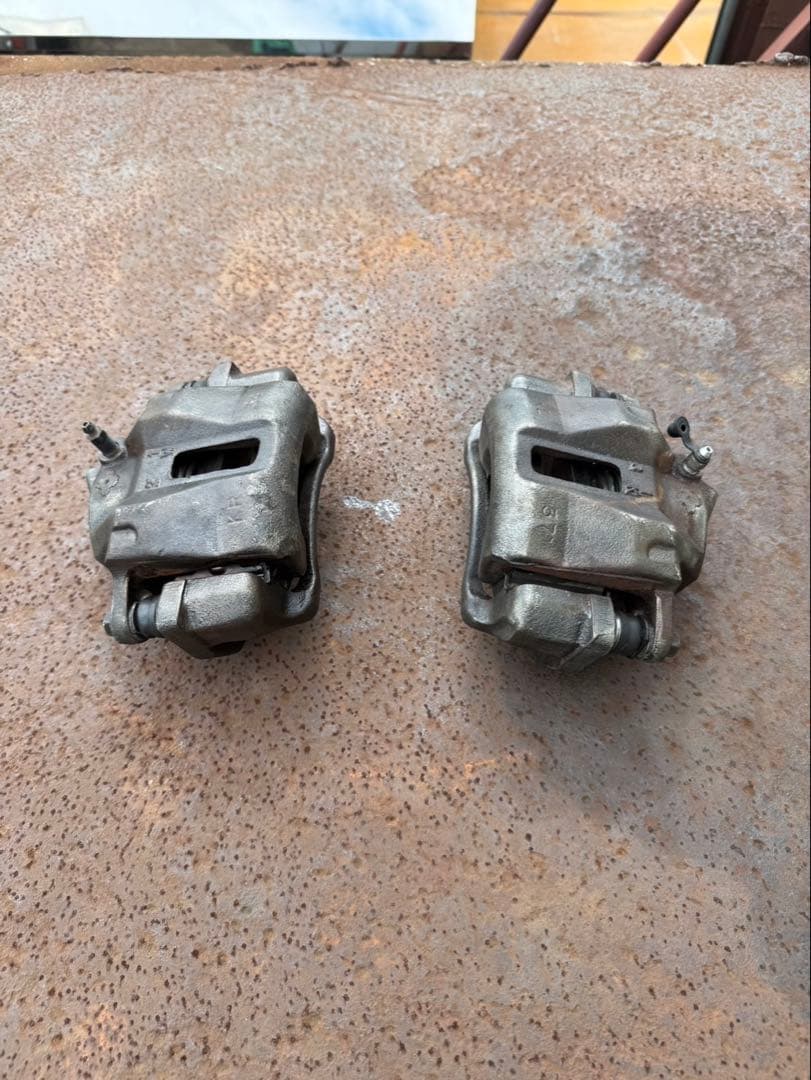 S130 Z用 中古 フロントブレーキキャリパー