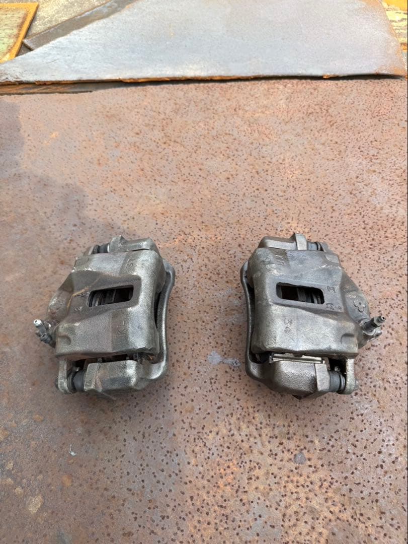 S130 Z用 中古 フロントブレーキキャリパー