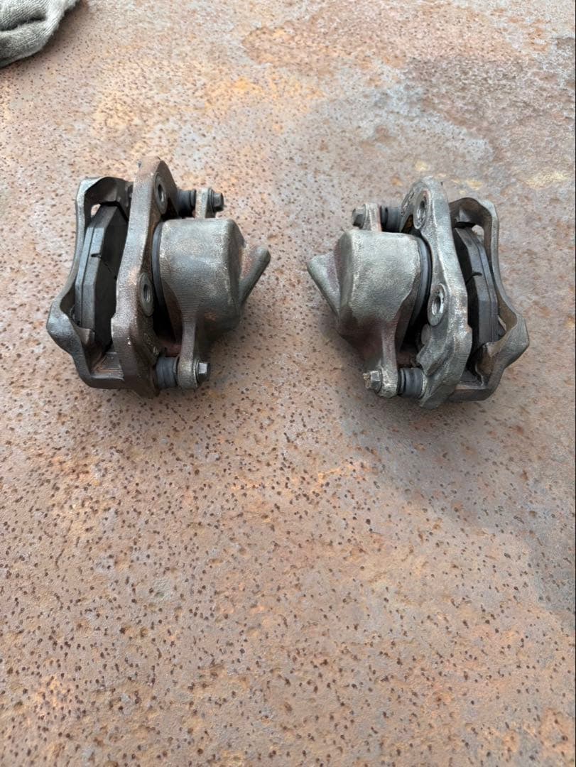S130 Z用 中古 フロントブレーキキャリパー