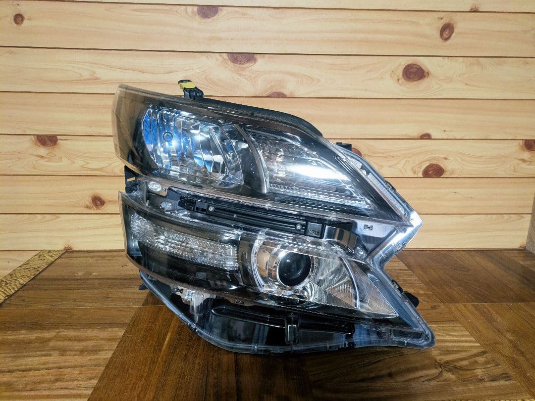 送料無料 20ヴェルファイア 前期 ヘッドライト 左右セット 黄ばみ無し