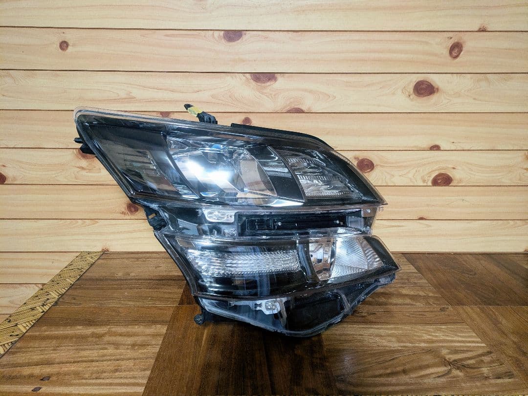 送料無料 20ヴェルファイア 前期 ヘッドライト 左右セット 黄ばみ無し